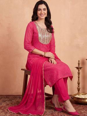 Women Printed Regular Kurta with Trousers & With Dupatta 5