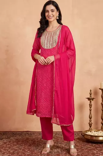 Women Printed Regular Kurta with Trousers & With Dupatta