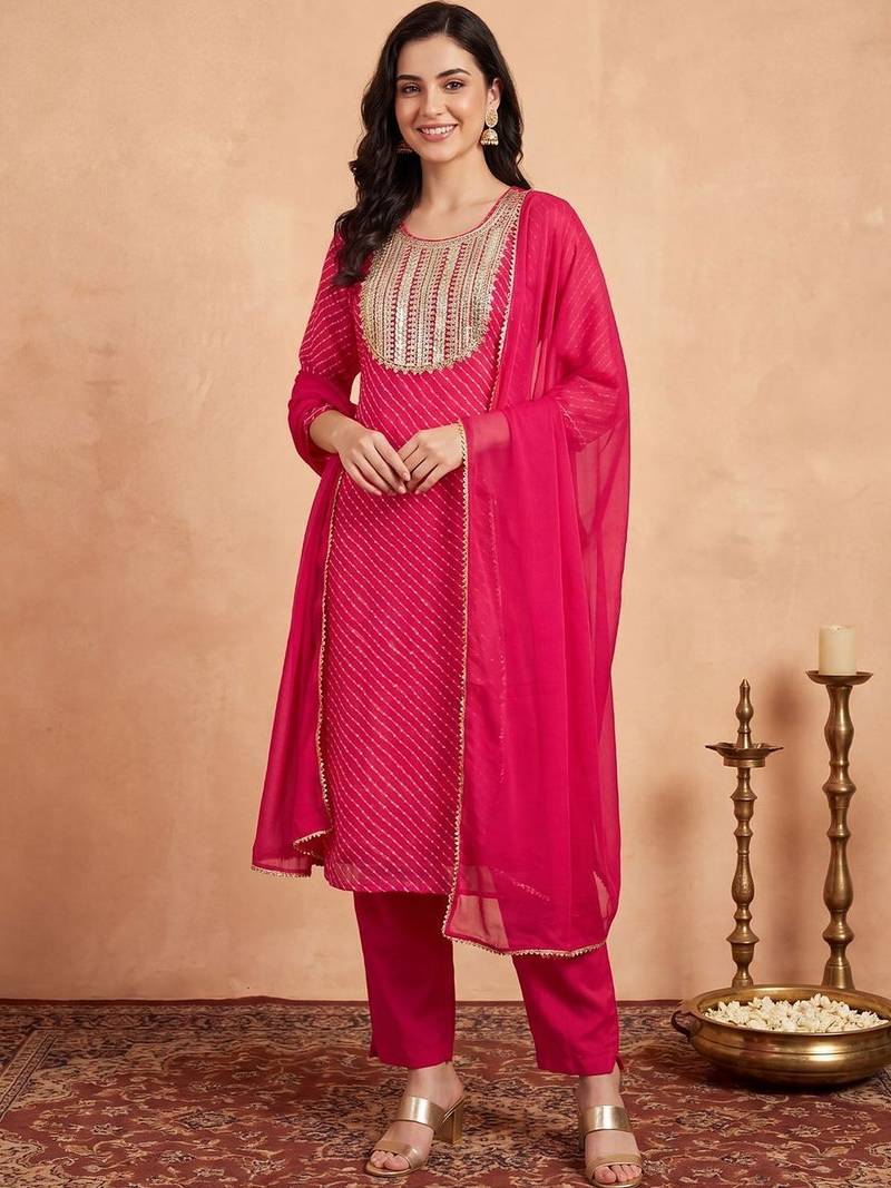 Women Printed Regular Kurta with Trousers & With Dupatta