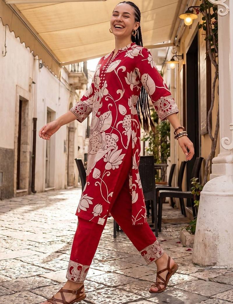 Women Ethnic Motifs Printed Regular Cotton Kurta with Trousers
