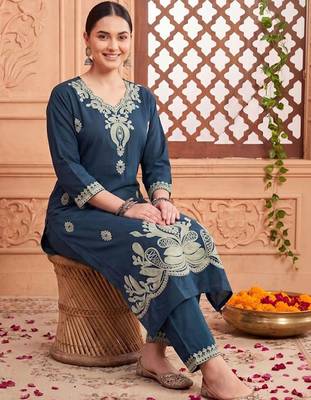 Women Ethnic Motifs Embroidered Regular Thread Work Pure Cotton Kurta with Trousers 5