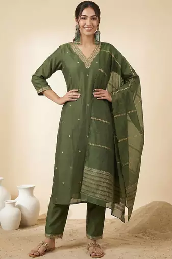 Women Ethnic Motifs Embroidered Regular Thread Work Kurta with Trousers & With Dupatta