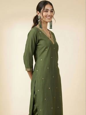 Women Ethnic Motifs Embroidered Regular Thread Work Kurta with Trousers & With Dupatta 5