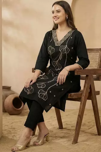 Women Floral Embroidered Regular Thread Work Kurta with Trousers