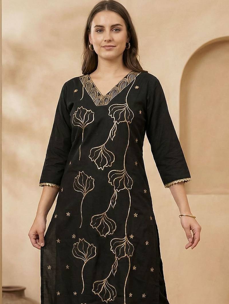 Women Floral Embroidered Regular Thread Work Kurta with Trousers
