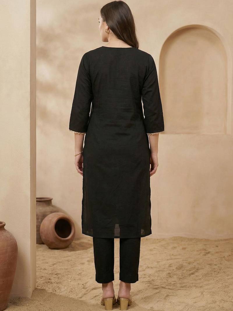 Women Floral Embroidered Regular Thread Work Kurta with Trousers