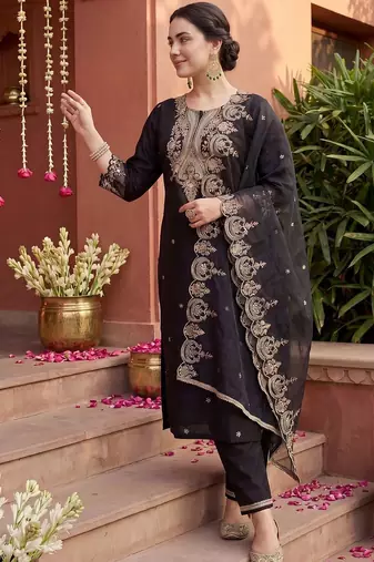 Women Ethnic Motifs Embroidered Regular Thread Work Liva Kurta with Trousers & With Dupatta