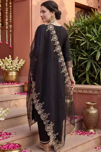 Women Ethnic Motifs Embroidered Regular Thread Work Liva Kurta with Trousers & With Dupatta
