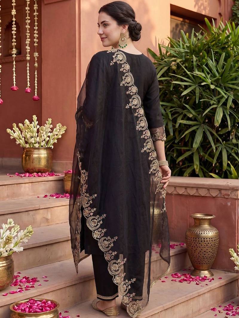 Women Ethnic Motifs Embroidered Regular Thread Work Liva Kurta with Trousers & With Dupatta
