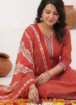 Maroon Printed Straight Kurta Trousers Dupatta Set Kurta Sets 5