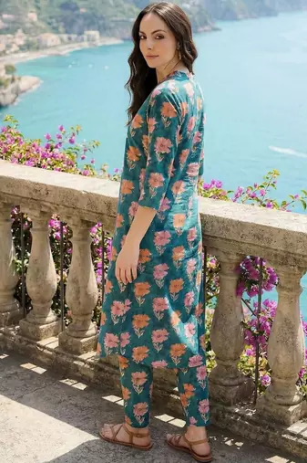 Women Floral Printed Regular Thread Work Pure Cotton Kurta with Trousers