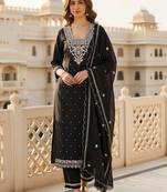 Women Ethnic Motifs Thread Work Pure Cotton Kurta with Trousers & Dupatta