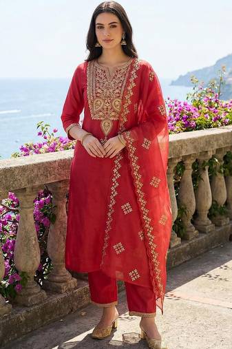 Women Ethnic Motifs Embroidered Regular Thread Work Kurta with Trousers & With Dupatta
