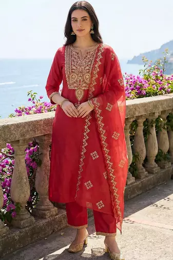 Women Ethnic Motifs Embroidered Regular Thread Work Kurta with Trousers & With Dupatta