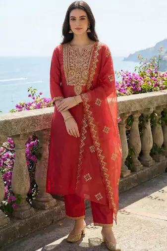 Women Ethnic Motifs Embroidered Regular Thread Work Kurta with Trousers & With Dupatta