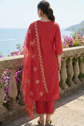 Women Ethnic Motifs Embroidered Regular Thread Work Kurta with Trousers & With Dupatta