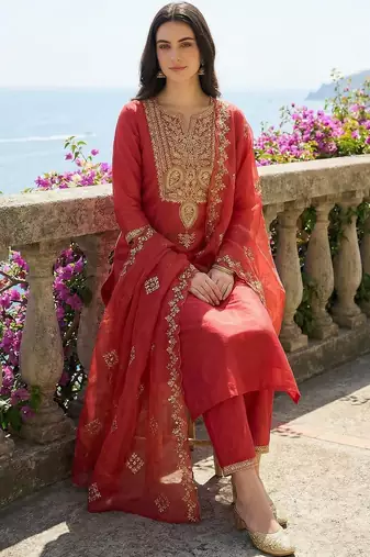 Women Ethnic Motifs Embroidered Regular Thread Work Kurta with Trousers & With Dupatta