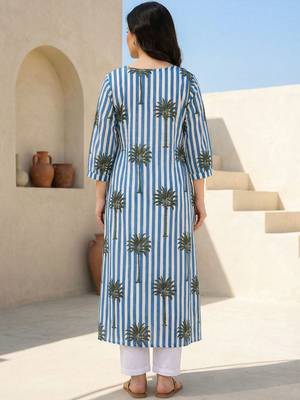 Women Printed Regular Pure Cotton Kurta with Trousers 4