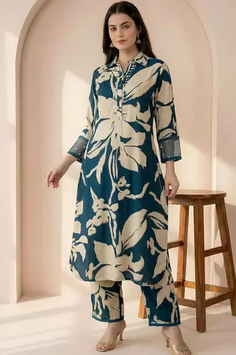Women Floral Printed Regular Kurta with Trousers
