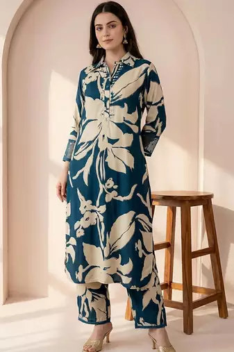 Women Floral Printed Regular Kurta with Trousers