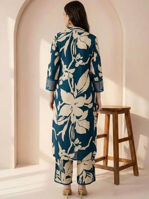 Women Floral Printed Regular Kurta with Trousers 5