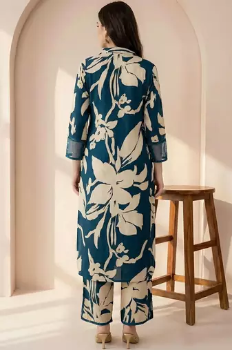 Women Floral Printed Regular Kurta with Trousers