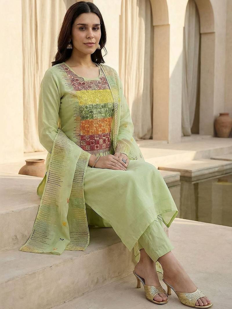 Women Ethnic Motifs Embroidered Regular Thread Work Kurta with Trousers & With Dupatta