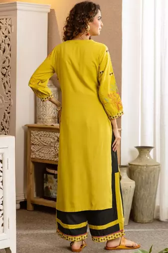 Women Ethnic Motifs Embroidered Regular Thread Work Kurta with Palazzos
