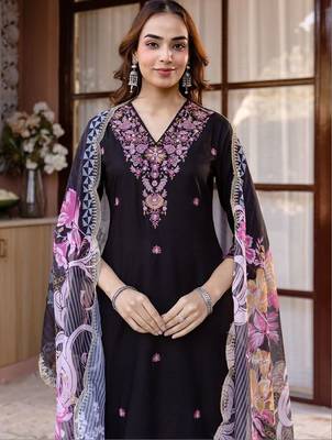 Women Floral Embroidered Regular Thread Work Kurta with Palazzos & With Dupatta 2