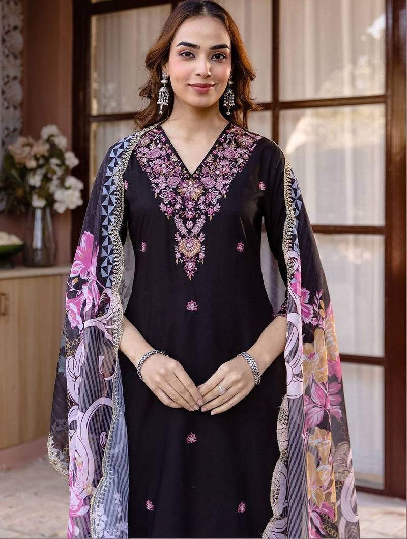 Women Floral Embroidered Regular Thread Work Kurta with Palazzos & With Dupatta