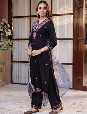 Women Floral Embroidered Regular Thread Work Kurta with Palazzos & With Dupatta 3