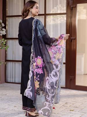 Women Floral Embroidered Regular Thread Work Kurta with Palazzos & With Dupatta 4