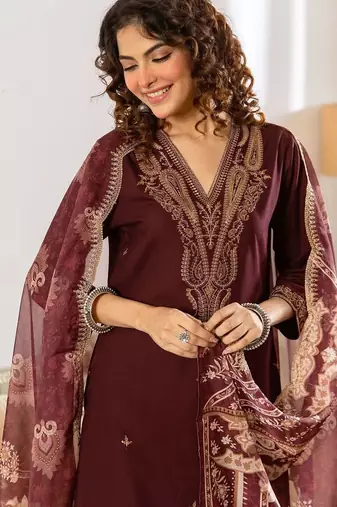 Women Ethnic Motifs Embroidered Regular Thread Work Kurta with Trousers & With Dupatta