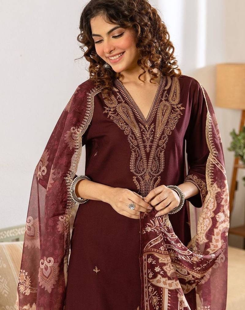 Women Ethnic Motifs Embroidered Regular Thread Work Kurta with Trousers & With Dupatta