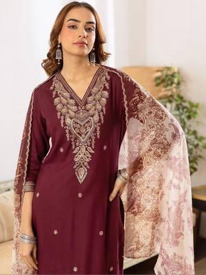 Women Ethnic Motifs Embroidered Regular Thread Work Kurta with Trousers & With Dupatta 3