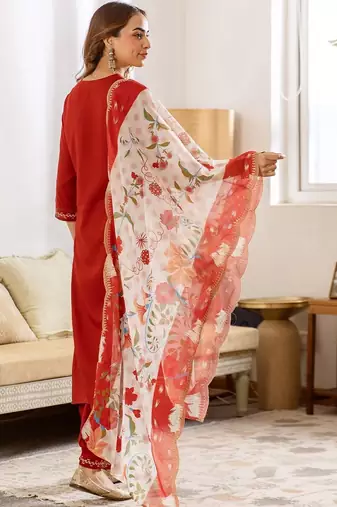 Women Floral Embroidered Regular Thread Work Kurta with Patiala & With Dupatta