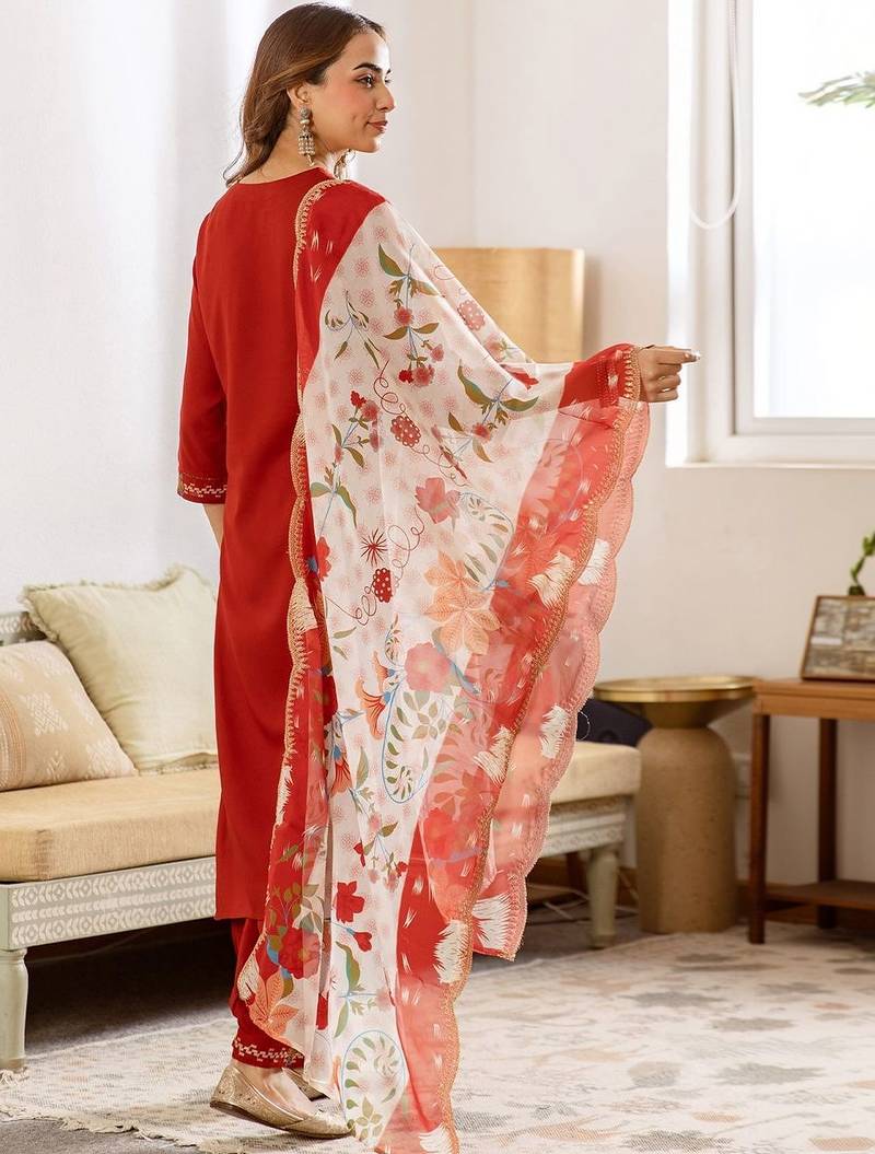 Women Floral Embroidered Regular Thread Work Kurta with Patiala & With Dupatta