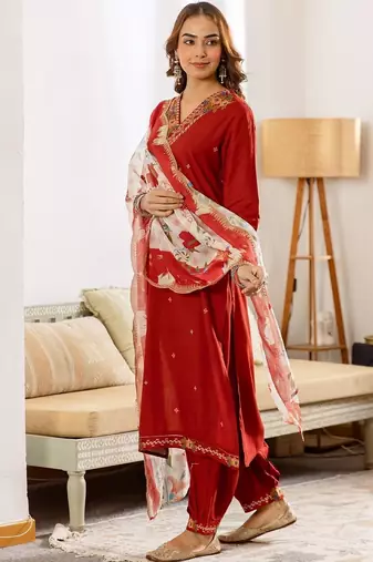 Women Floral Embroidered Regular Thread Work Kurta with Patiala & With Dupatta