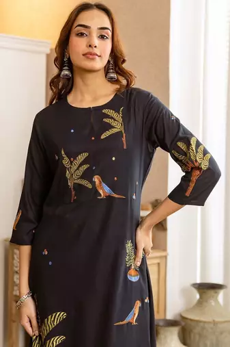 Women Ethnic Motifs Embroidered Regular Thread Work Kurta with Trousers