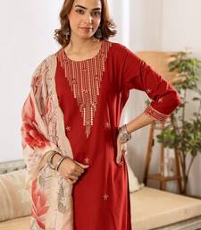 Women Ethnic Motifs Embroidered Regular Thread Work Kurta with Trousers & With Dupatta
