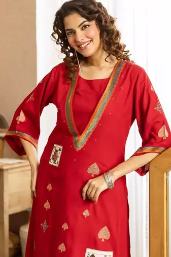 Women Ethnic Motifs Embroidered Regular Thread Work Kurta with Trousers