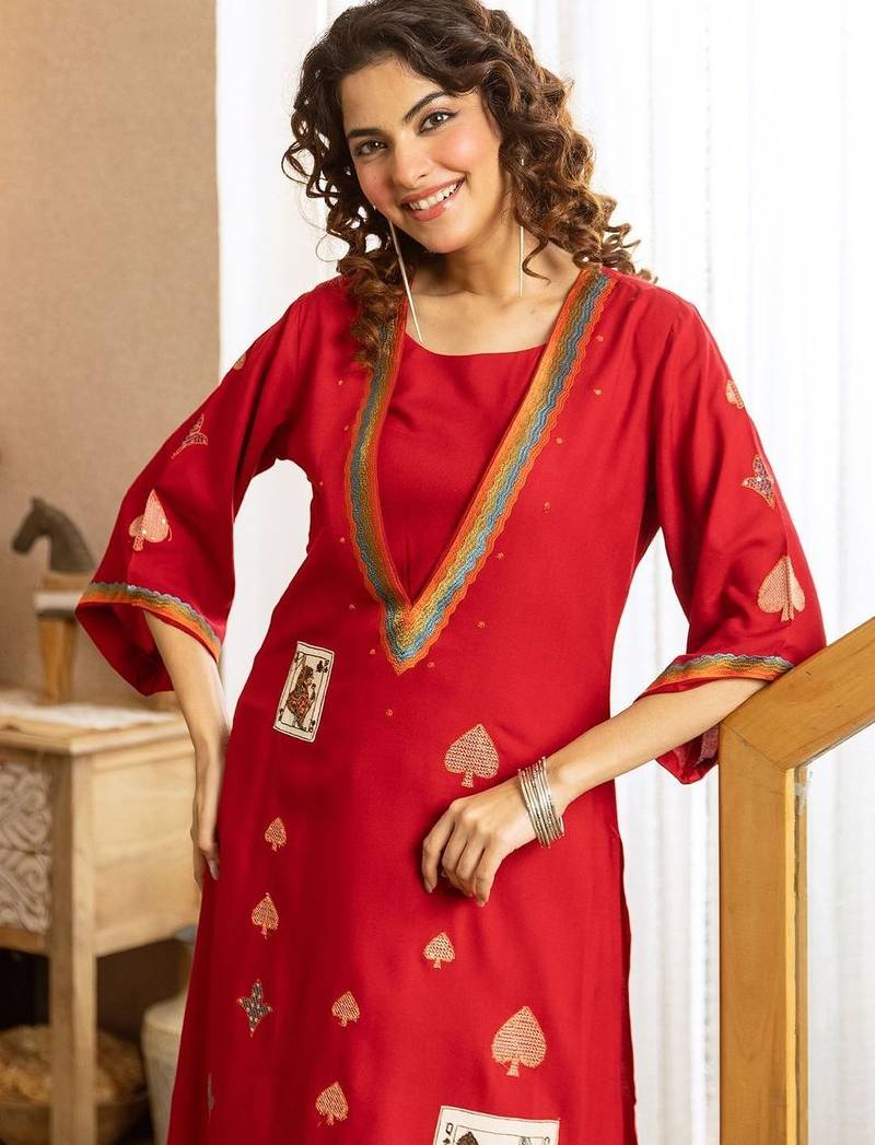 Women Ethnic Motifs Embroidered Regular Thread Work Kurta with Trousers