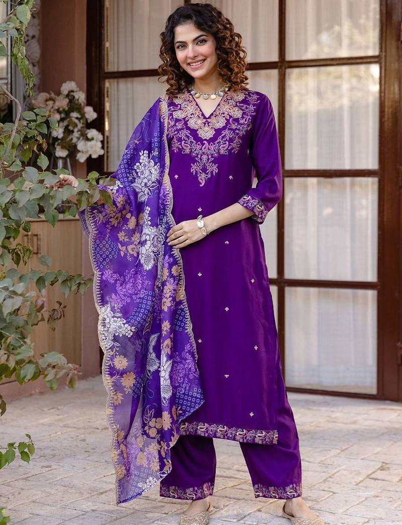 Women Ethnic Motifs Embroidered Regular Thread Work Kurta with Trousers & With Dupatta