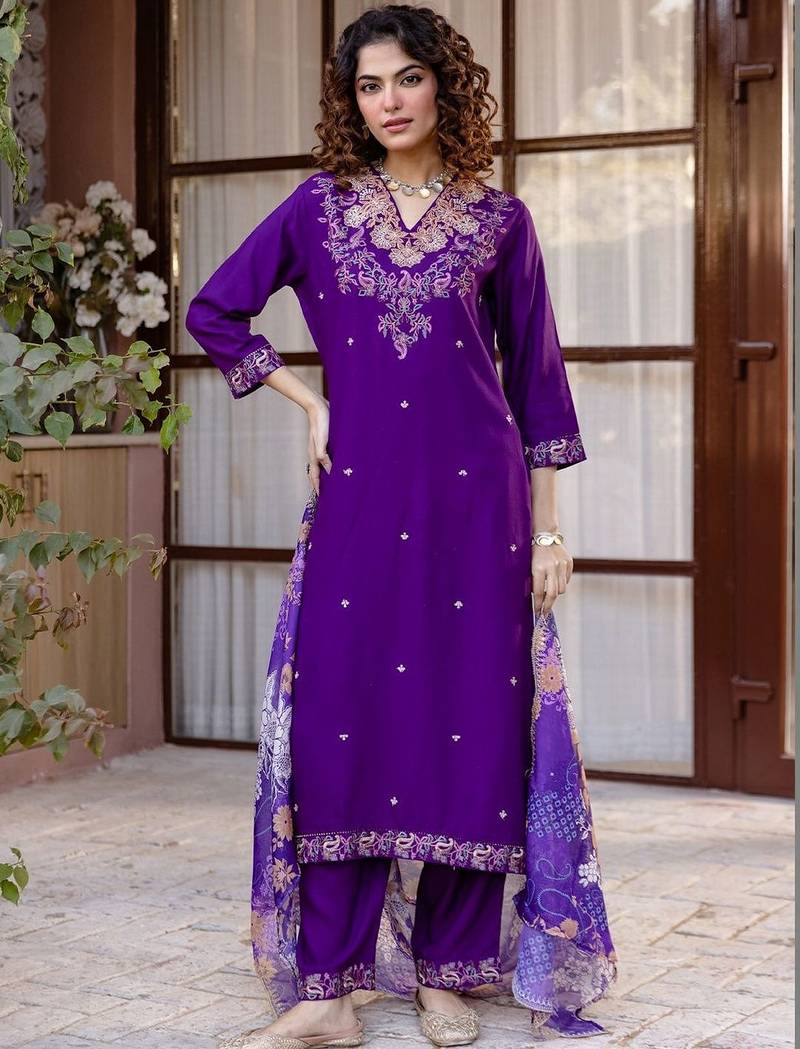 Women Ethnic Motifs Embroidered Regular Thread Work Kurta with Trousers & With Dupatta