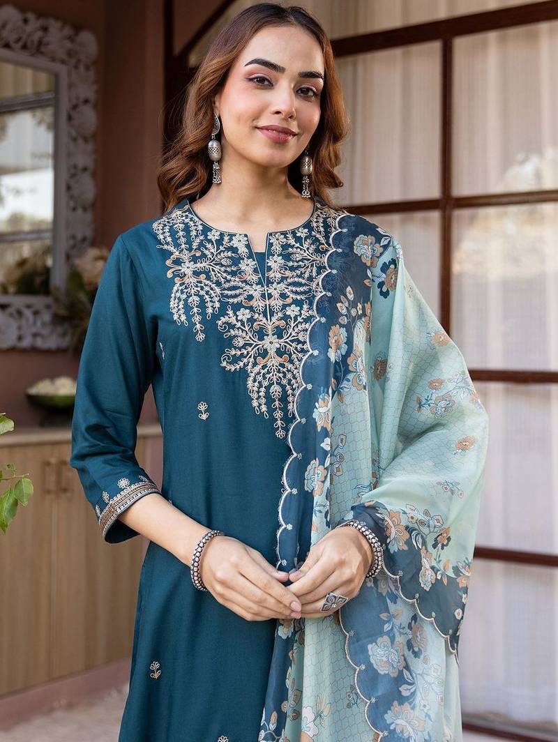 Women Ethnic Motifs Embroidered Regular Thread Work Kurta with Trousers & With Dupatta