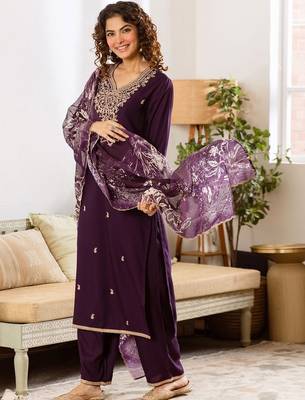 Women Ethnic Motifs Embroidered Regular Thread Work Kurta with Trousers & With Dupatta 5