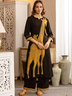 Women Animal Printed Regular Kurta with Palazzos 3