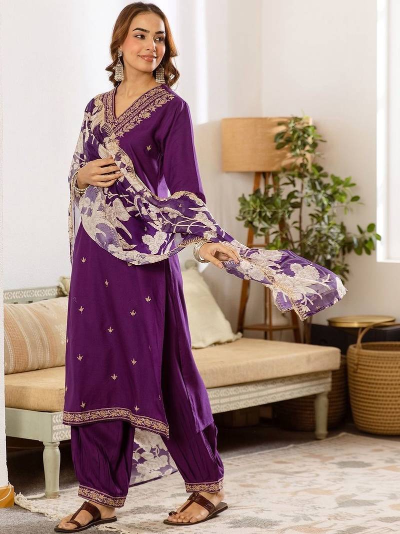 Women Ethnic Motifs Embroidered Regular Thread Work Kurta with Patiala & With Dupatta