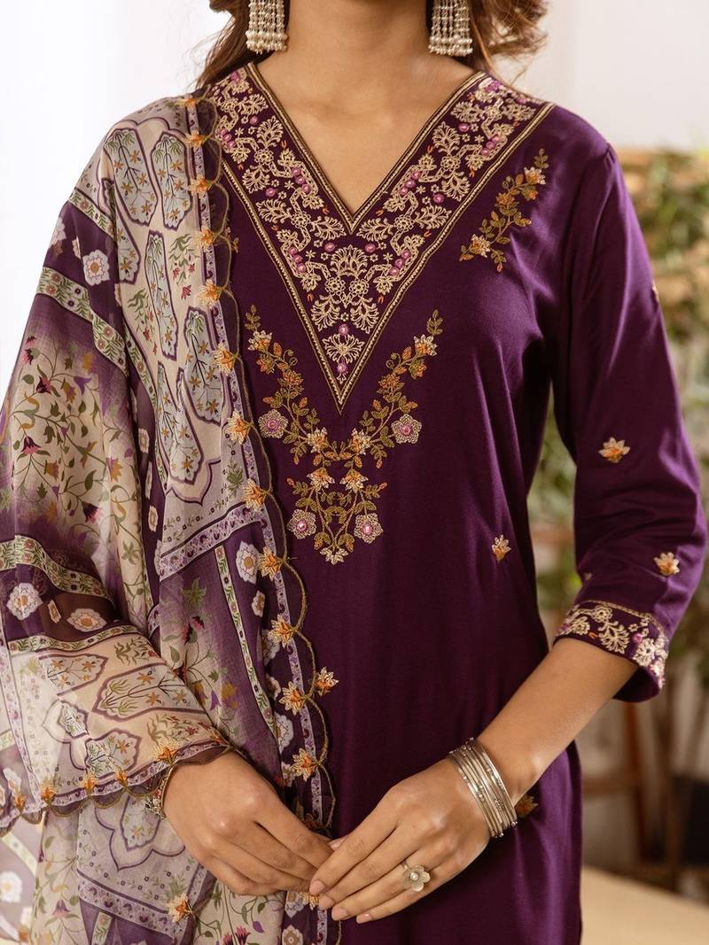 Women Ethnic Motifs Embroidered Regular Thread Work Kurta with Trousers & With Dupatta