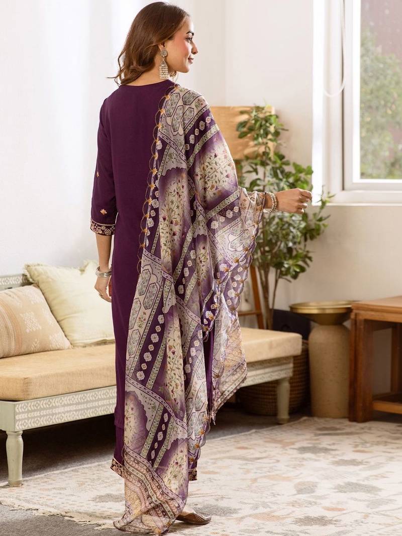 Women Ethnic Motifs Embroidered Regular Thread Work Kurta with Trousers & With Dupatta